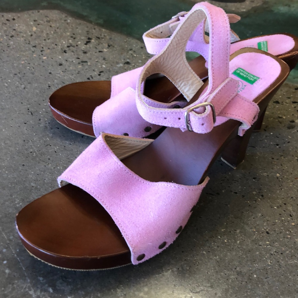 United colors of Benneton suede heels